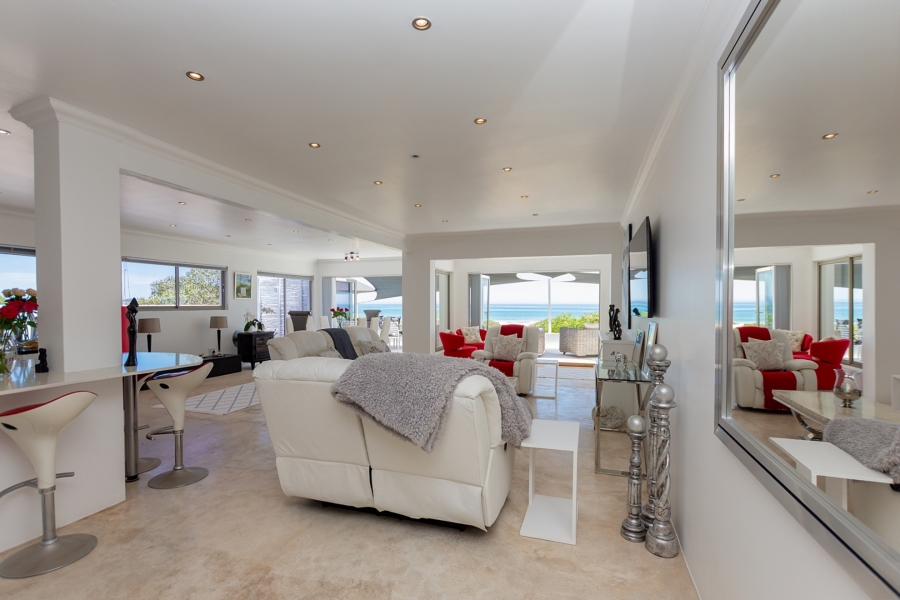 5 Bedroom Property for Sale in Golden Mile Western Cape